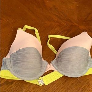 Victoria’s Secret bra size 32D new without tags